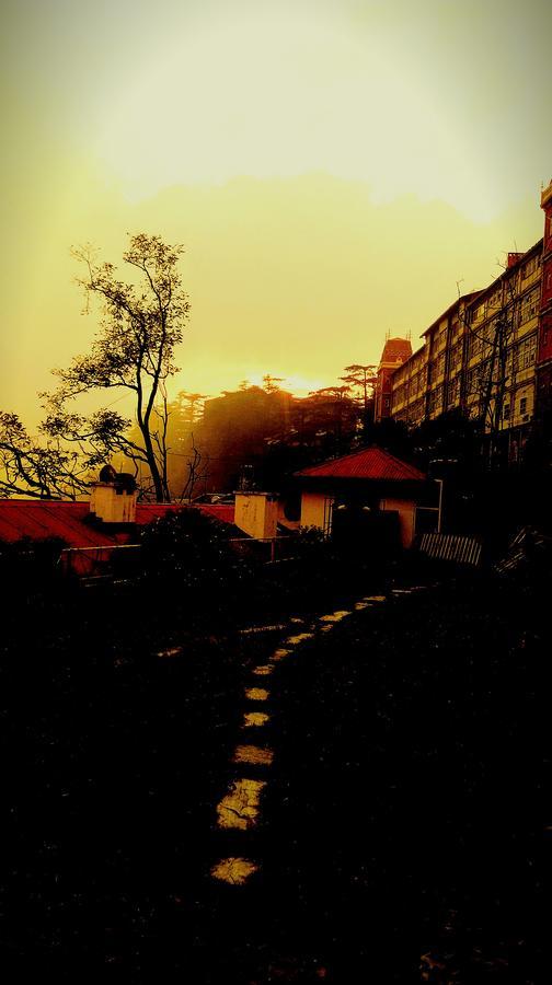 The Thistle Lodge Shimla Esterno foto